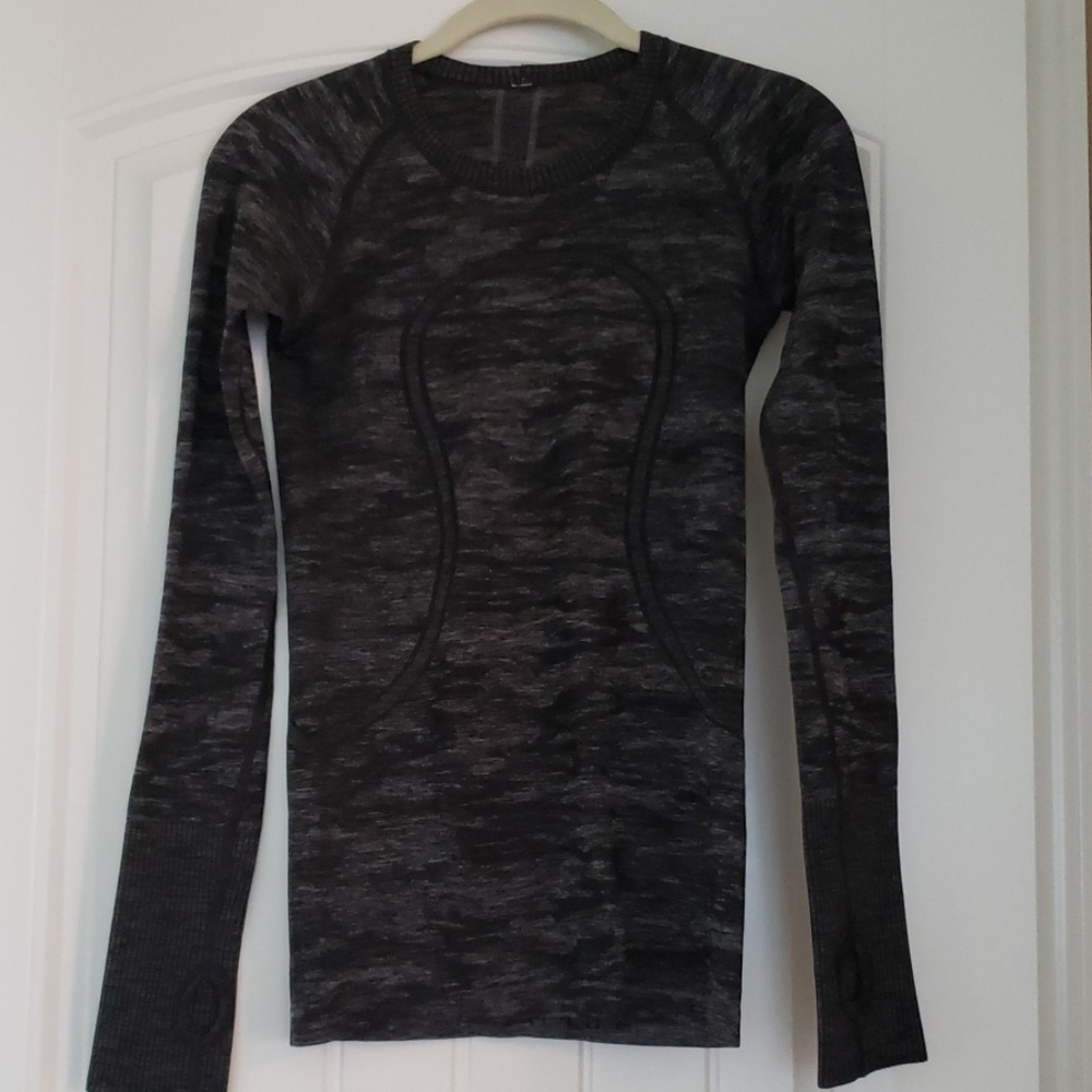 Lululemon Swiftly Tech Long Sleeve Tee Size 4